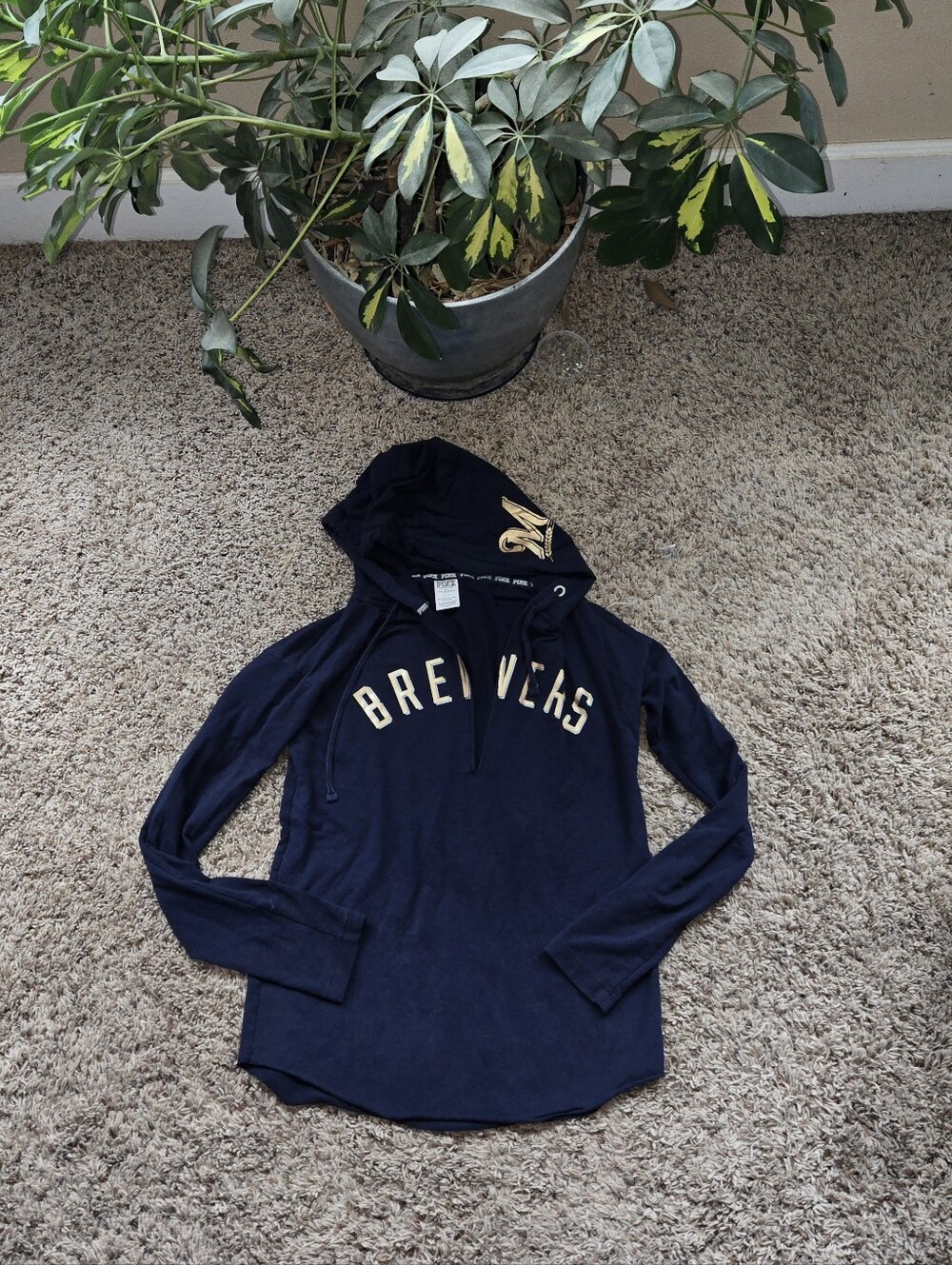 Victoria's secret pink Milwaukee Brewers v-neck hooded long sleeve